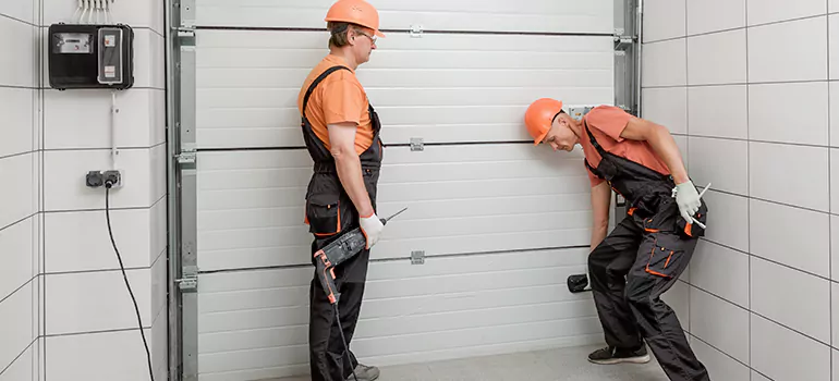 Secure Garage Door Repair in The Crossings, FL