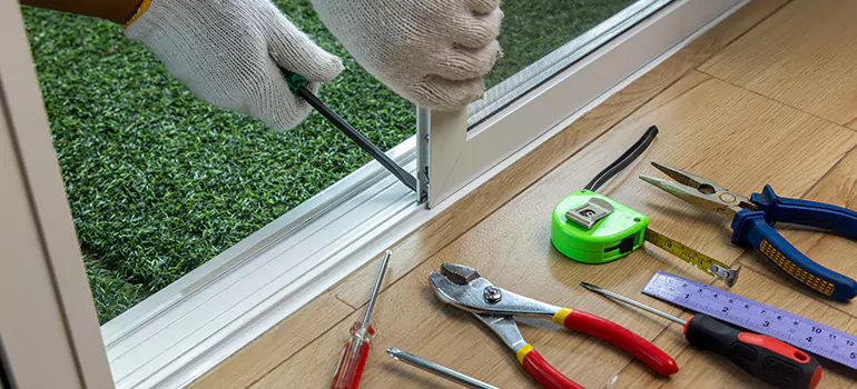 Window Hinge Repair in The Crossings, FL